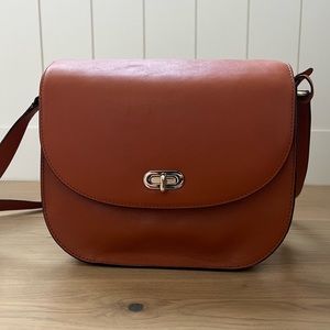 Lo and Sons Claremont DSLR Crossbody Sienna Leather Camera Bag